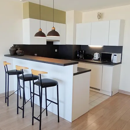아파트 Garbi 401 With Beautiful Sea Views 니우포르트